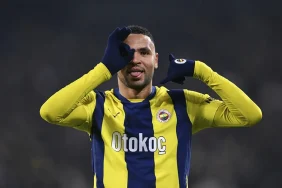 Fenerbahce_nin_golcusu_En-Nesyri_formunun_zirvesin_1739481852