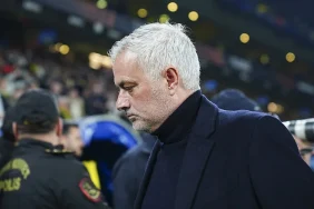 Jose_Mourinho_genc_yldz_adayna_ovguler_yagdrd___On_1739482212